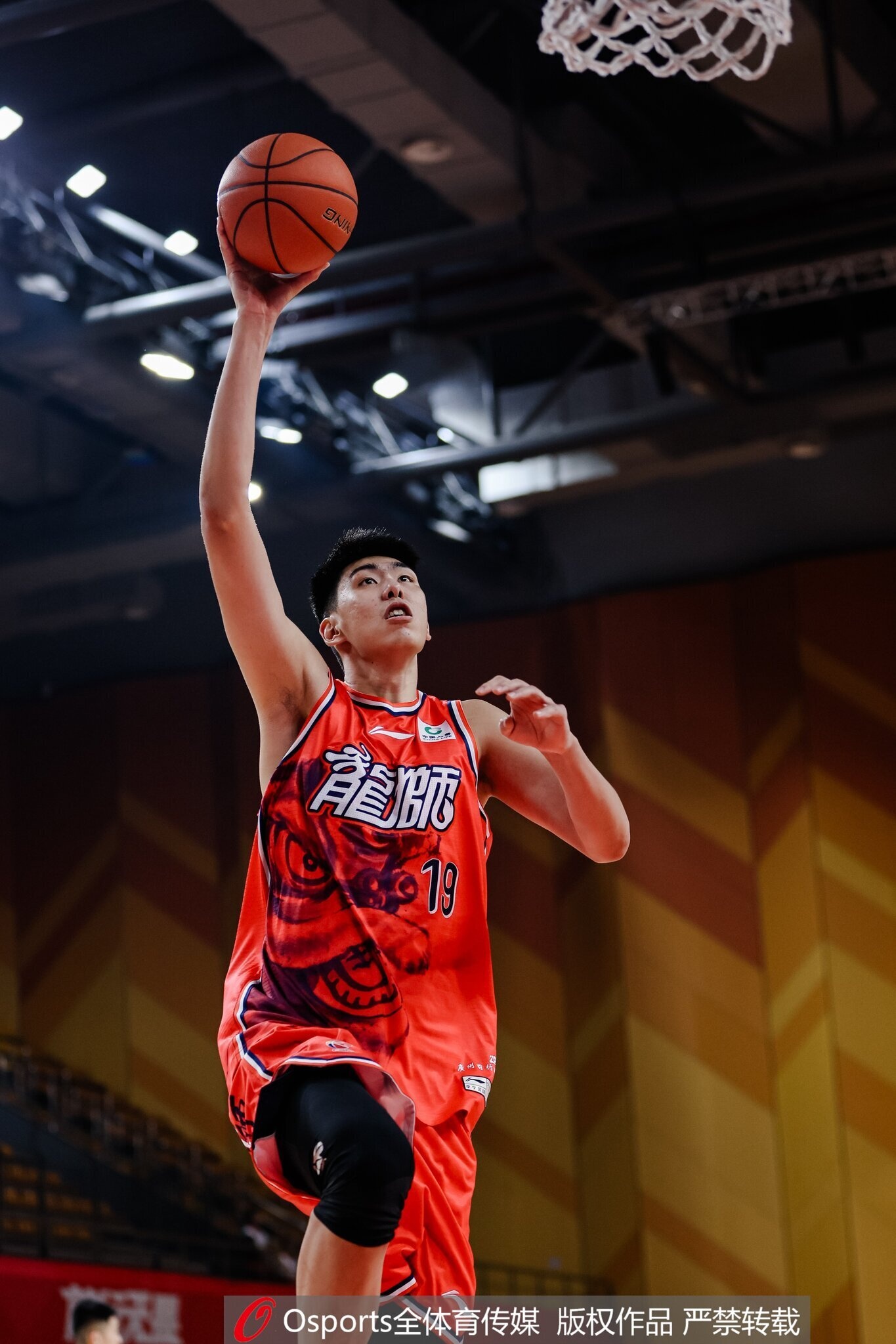 搜狐体育官网首页-CBA常规赛第18轮最佳阵容:胡金秋、徐昕、高诗岩、奎因、弗格