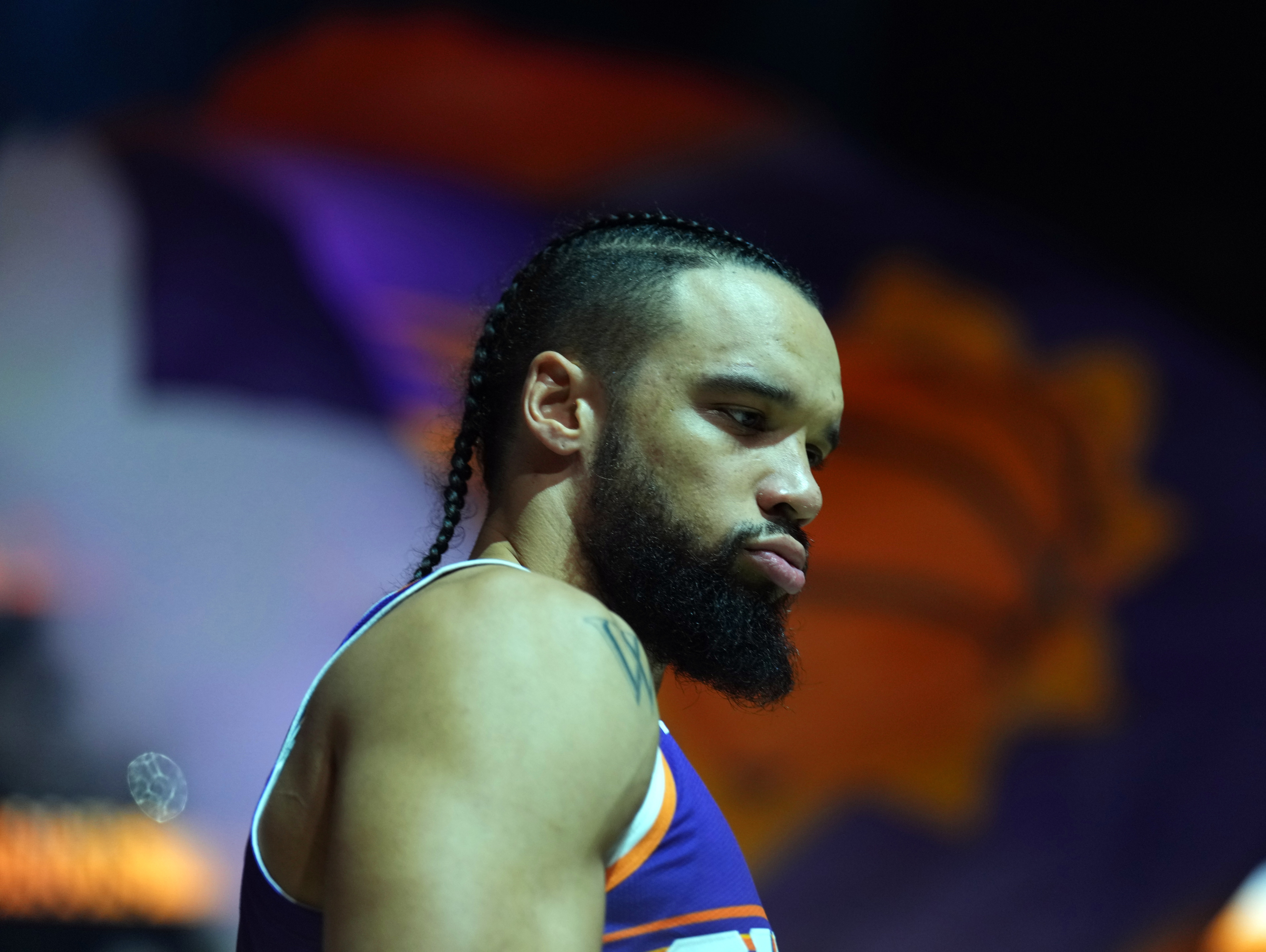 鲍威尔:我们知道狄龙的伎俩 我一般不搭理&但他要动手那我不惯着